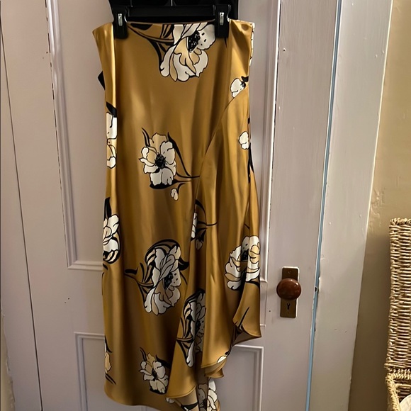 White House Black Market Gold Maxi A-Line Skirt & Top - Picture 2 of 10